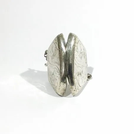 detail vintage sterling silver pillbox handbag shape