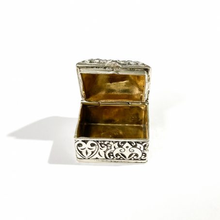 italian solid silver treasure chest  shape pill box, hallmarked 
