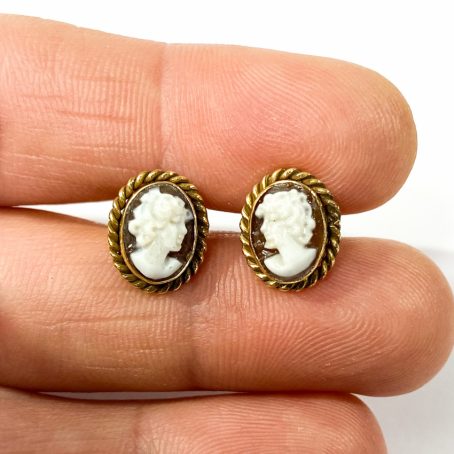 hand carved natural italian cameo earrings 