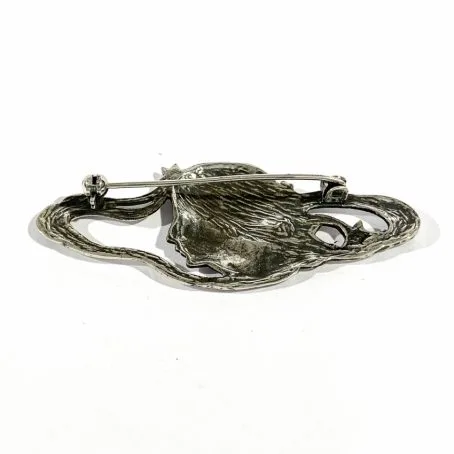 vintage art nouveau silver brooch detail