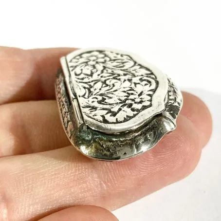 small pill holder with floral decorations - Image 6