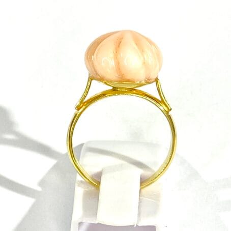 anello con cabochon corallo - immagine 3